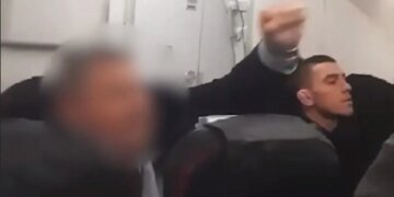 В России помощник депутата Думы, устроивший пьяный дебош в самолёте, получил 9 лет за продажу фиктивных «мест в тылу». ВИДЕО