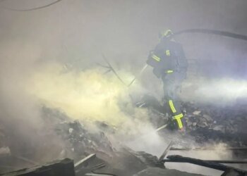 Дроны РФ атакуют Киев: пожар в Деснянском районе столицы, в Святошинском — попадание в многоэтажный дом