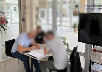 Audi, BMW и Mercedes под видом гуманитарки: молдаванин организовал контрабанду 16 авто во Львовской области