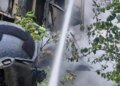 Россия ударила по девятиэтажке в Краматорске — во время тушения дрон атаковал пожарную машину. ФОТО