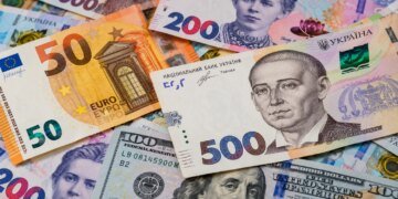 Які суми зберігають українці в банках і кому довіряють найбільше