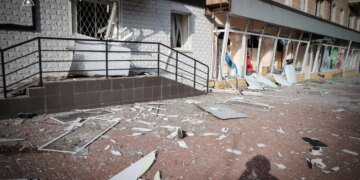 Двух 15-летних девочек убили в Чернигове: 23 пострадавших от удара по центру города, среди них младенец. ФОТО