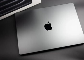 Перший сенсорний MacBook Pro можуть показати вже 27 жовтня