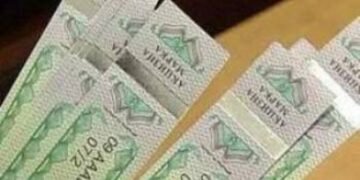 Кабмин упростил для производителей алкоголя и табака порядок подачи заявок на акцизные марки