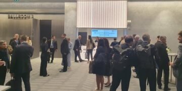 ЕС выделил Украине с начала полномасштабного вторжения РФ EUR228 млрд, призывает присоединиться – еврокомиссар