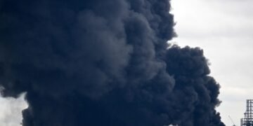 Украина не перестанет бить по НПЗ России без энергетического перемирия, — источник