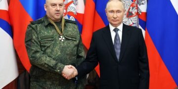Путин приказал «генералу Армагеддону» разрушить мосты Киева, — The Telegraph