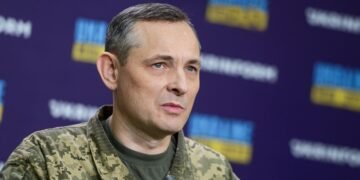 Россия ударила по Южному мосту в Киеве несколькими баллистическими ракетами, — Игнат