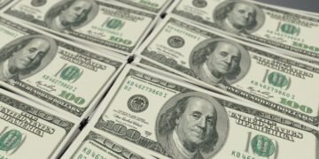 Официальный курс гривни ослабился до нового исторического минимума – 45,54 грн/$1