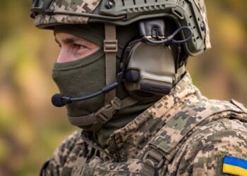 Армия получит 40 000 тактических наушников: для чего нужны