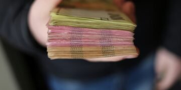 Средняя зарплата в Украине в сентябре выросла на 4% и составила 33,153 тыс. грн – Госстат