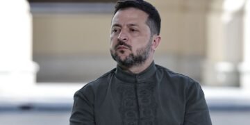 «С нас хватит»: Зеленский заявил, что Украина снова будет бить по НПЗ России